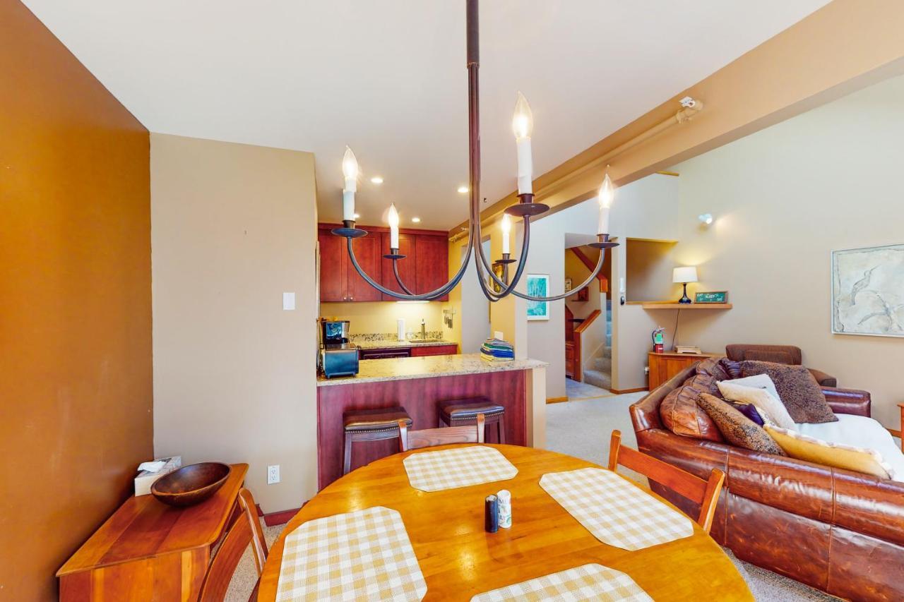 Cozy Modern Comfort Killington Exterior photo