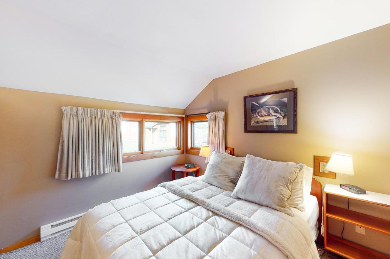 Cozy Modern Comfort Killington Exterior photo